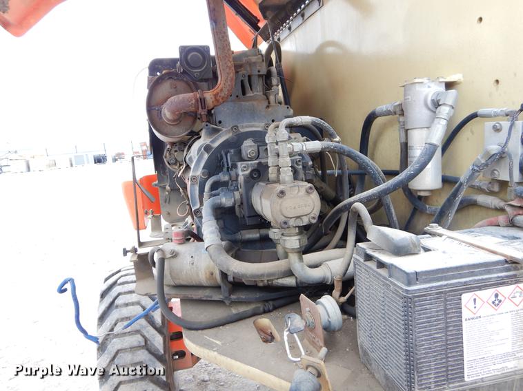 image for item FQ9632 2004 JLG 400S boom lift