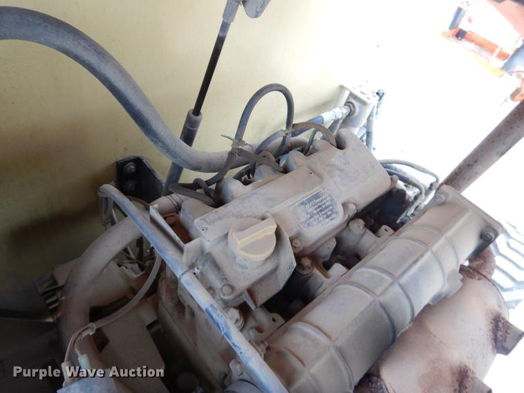 image for item FQ9632 2004 JLG 400S boom lift