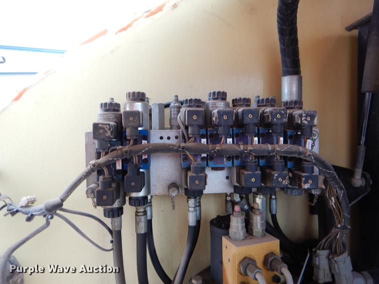 image for item FQ9632 2004 JLG 400S boom lift