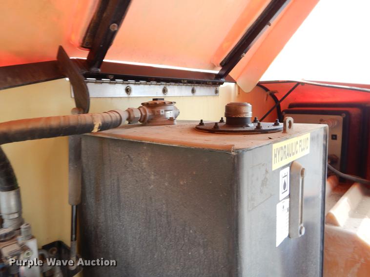 image for item FQ9632 2004 JLG 400S boom lift