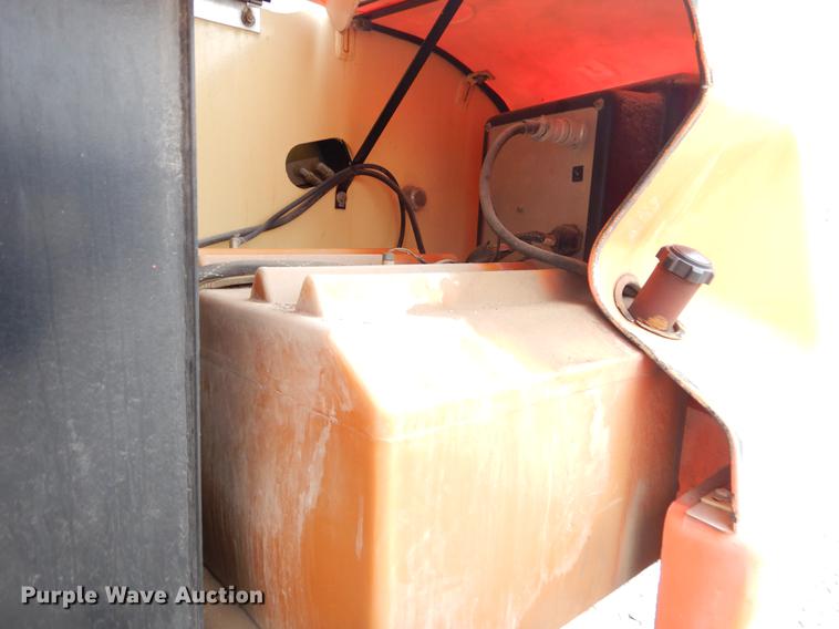 image for item FQ9632 2004 JLG 400S boom lift