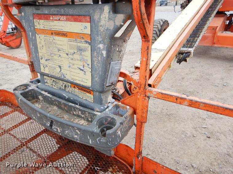 image for item FQ9632 2004 JLG 400S boom lift