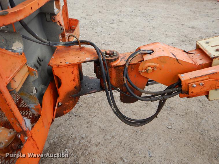image for item FQ9632 2004 JLG 400S boom lift