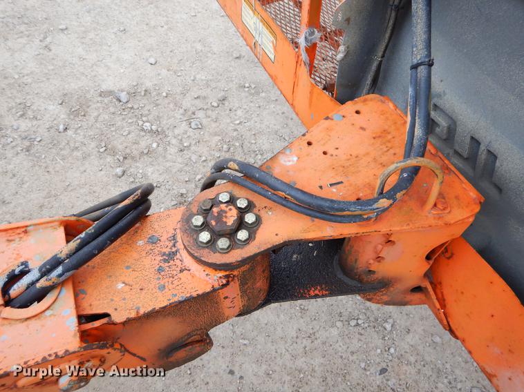 image for item FQ9632 2004 JLG 400S boom lift
