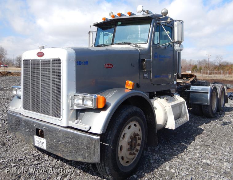 image for item FQ9635 2003 Peterbilt 378 semi truck
