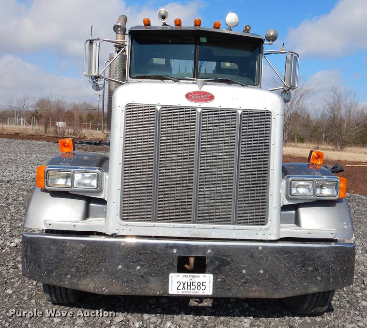 image for item FQ9635 2003 Peterbilt 378 semi truck