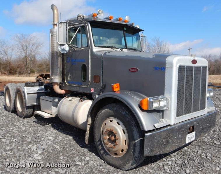 image for item FQ9635 2003 Peterbilt 378 semi truck