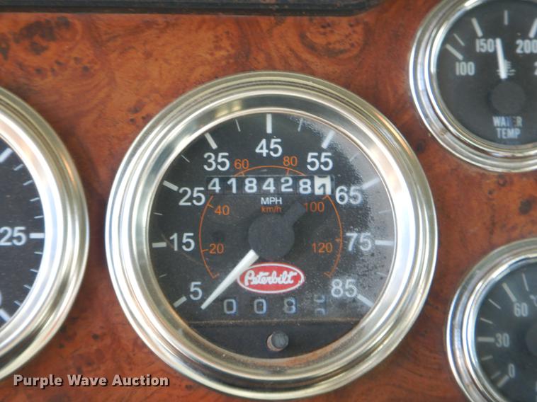 image for item FQ9635 2003 Peterbilt 378 semi truck