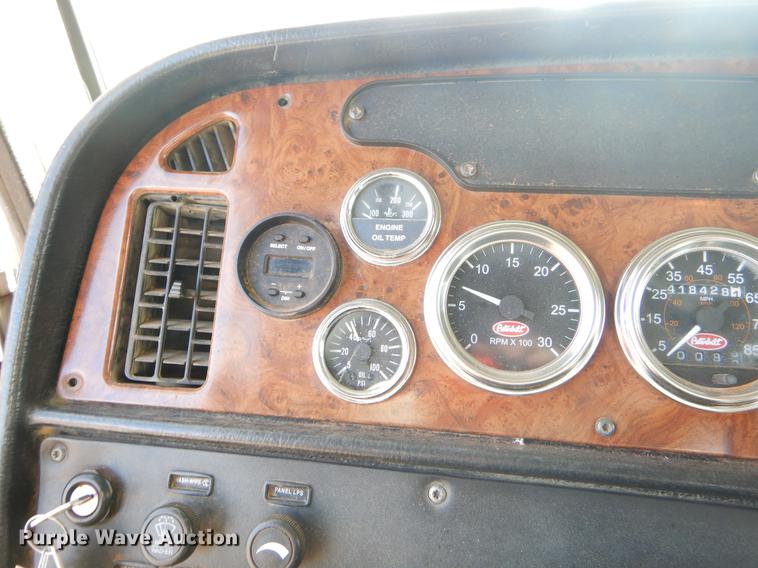 image for item FQ9635 2003 Peterbilt 378 semi truck