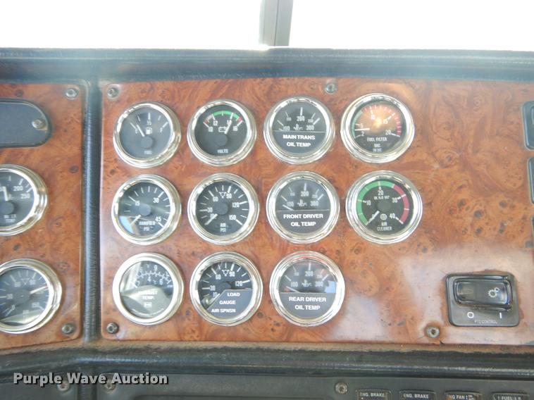 image for item FQ9635 2003 Peterbilt 378 semi truck