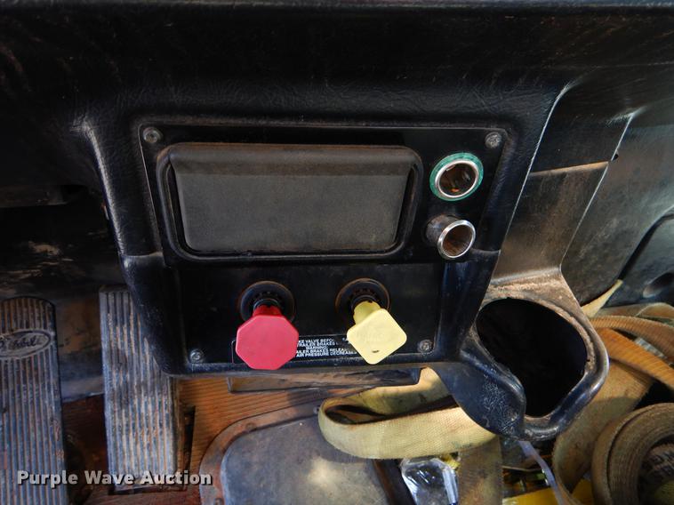 image for item FQ9635 2003 Peterbilt 378 semi truck