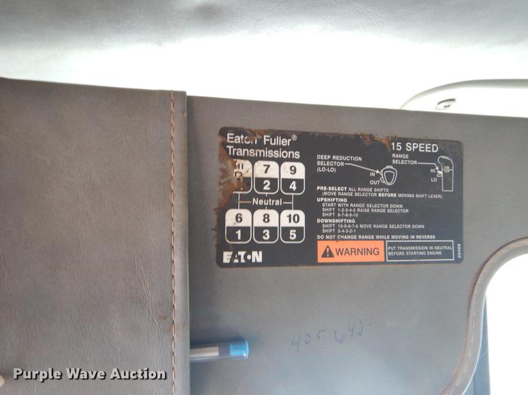 image for item FQ9635 2003 Peterbilt 378 semi truck