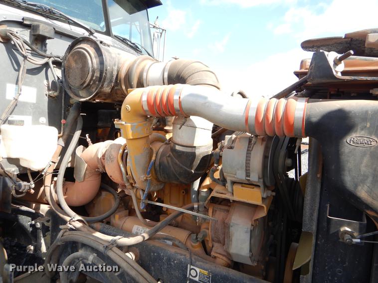 image for item FQ9635 2003 Peterbilt 378 semi truck