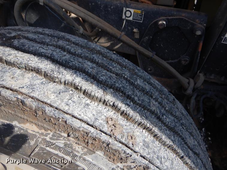 image for item FQ9635 2003 Peterbilt 378 semi truck