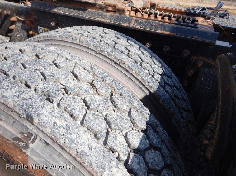 image for item FQ9635 2003 Peterbilt 378 semi truck