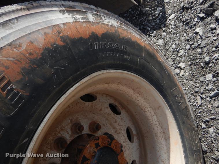 image for item FQ9635 2003 Peterbilt 378 semi truck