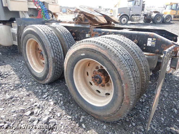 image for item FQ9635 2003 Peterbilt 378 semi truck