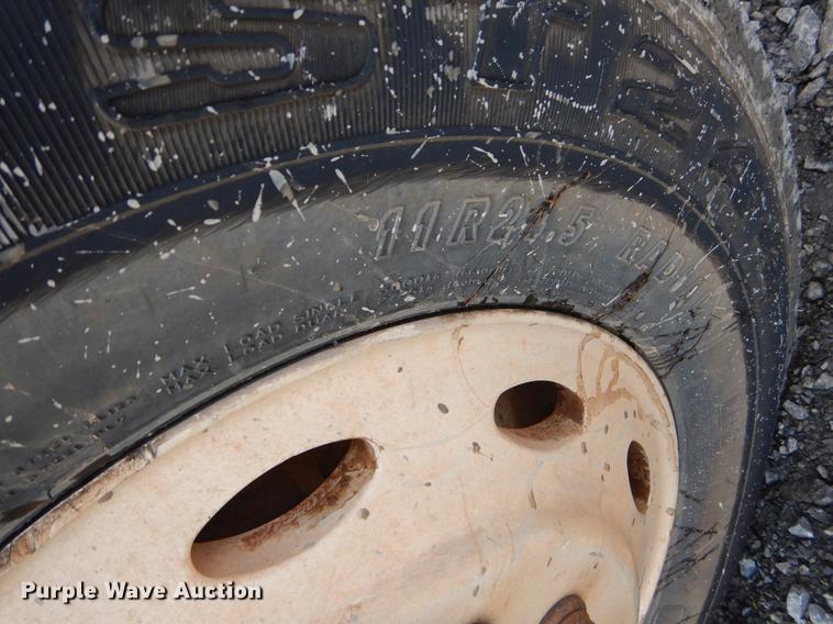 image for item FQ9635 2003 Peterbilt 378 semi truck