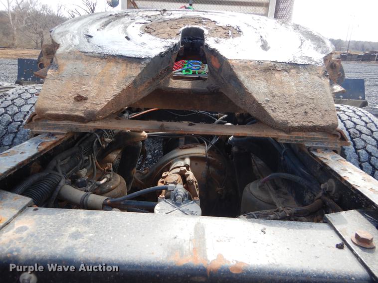 image for item FQ9635 2003 Peterbilt 378 semi truck