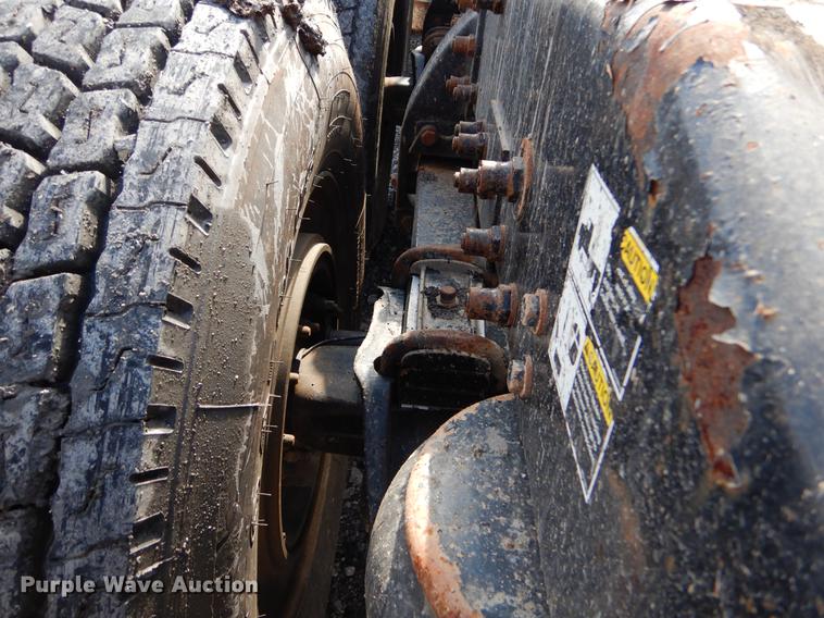 image for item FQ9635 2003 Peterbilt 378 semi truck