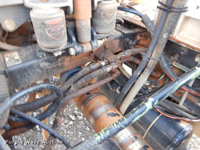 image for item FQ9635 2003 Peterbilt 378 semi truck