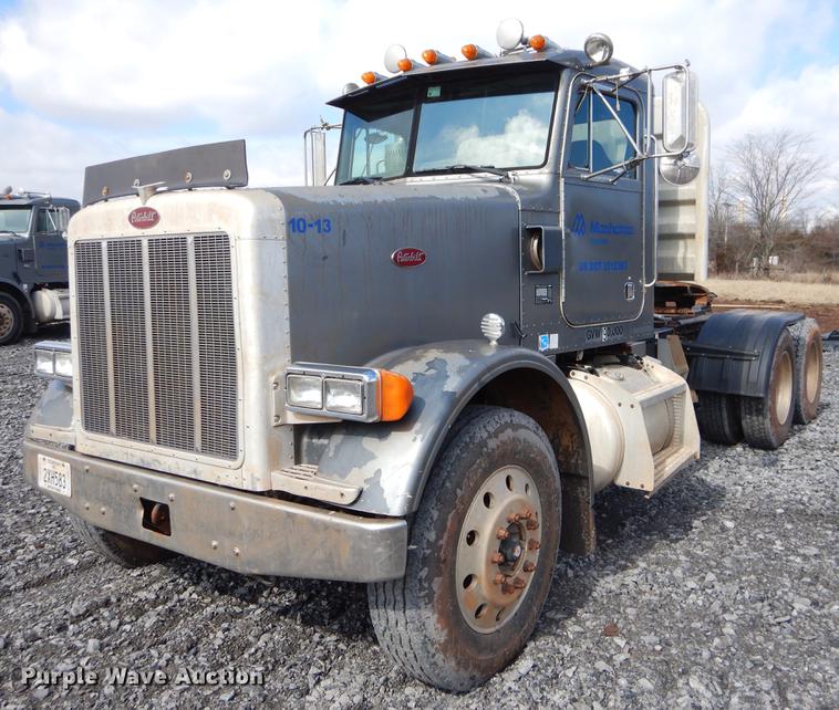 image for item FQ9636 2003 Peterbilt 378 semi truck