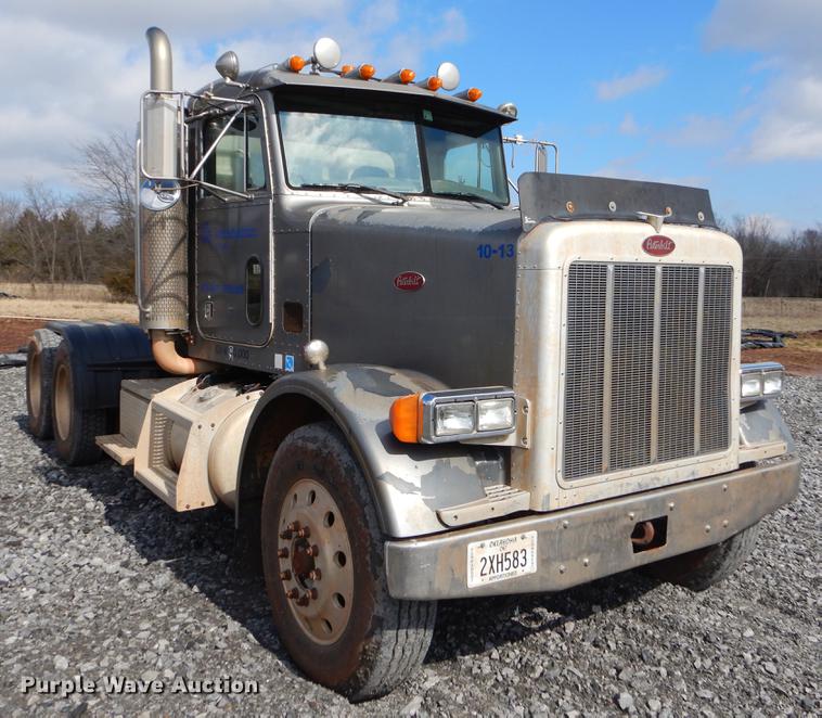 image for item FQ9636 2003 Peterbilt 378 semi truck