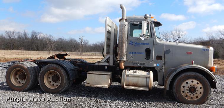 image for item FQ9636 2003 Peterbilt 378 semi truck
