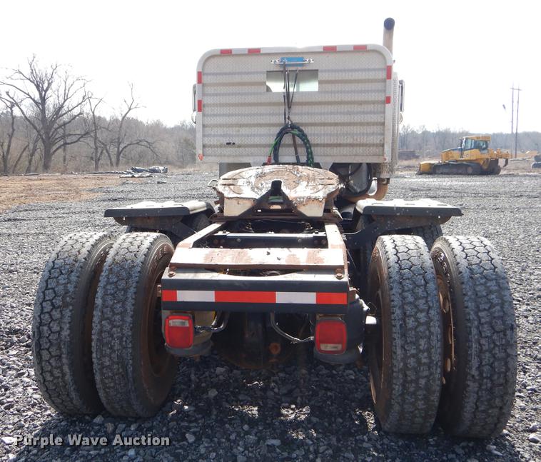 image for item FQ9636 2003 Peterbilt 378 semi truck