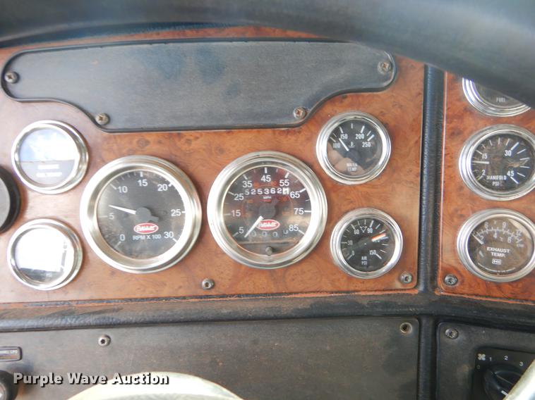 image for item FQ9636 2003 Peterbilt 378 semi truck