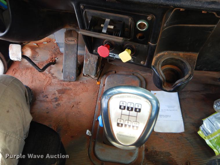 image for item FQ9636 2003 Peterbilt 378 semi truck