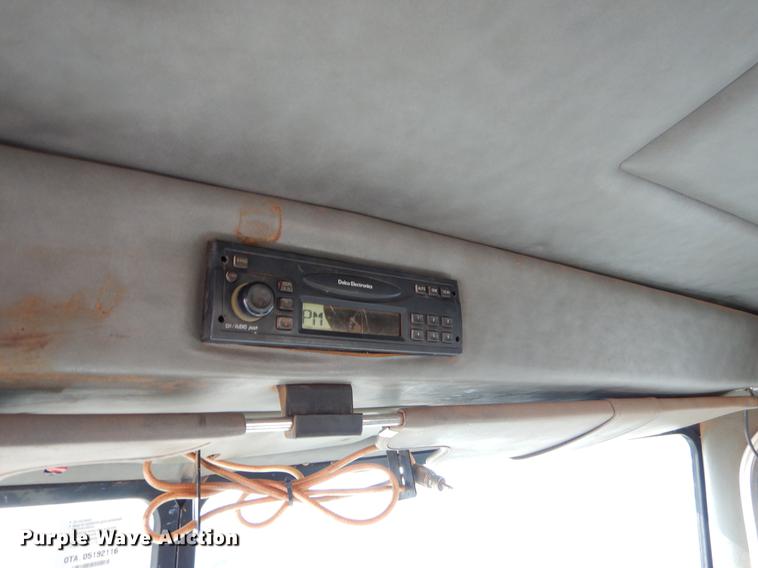 image for item FQ9636 2003 Peterbilt 378 semi truck