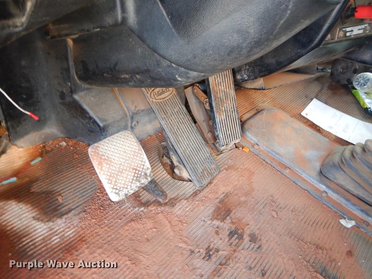 image for item FQ9636 2003 Peterbilt 378 semi truck