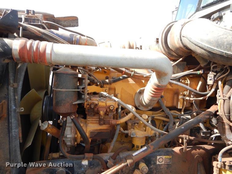 image for item FQ9636 2003 Peterbilt 378 semi truck