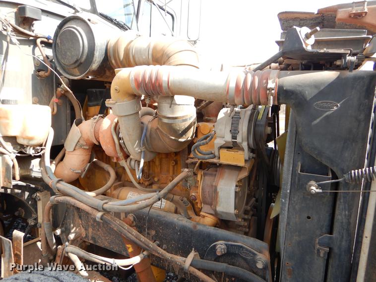 image for item FQ9636 2003 Peterbilt 378 semi truck