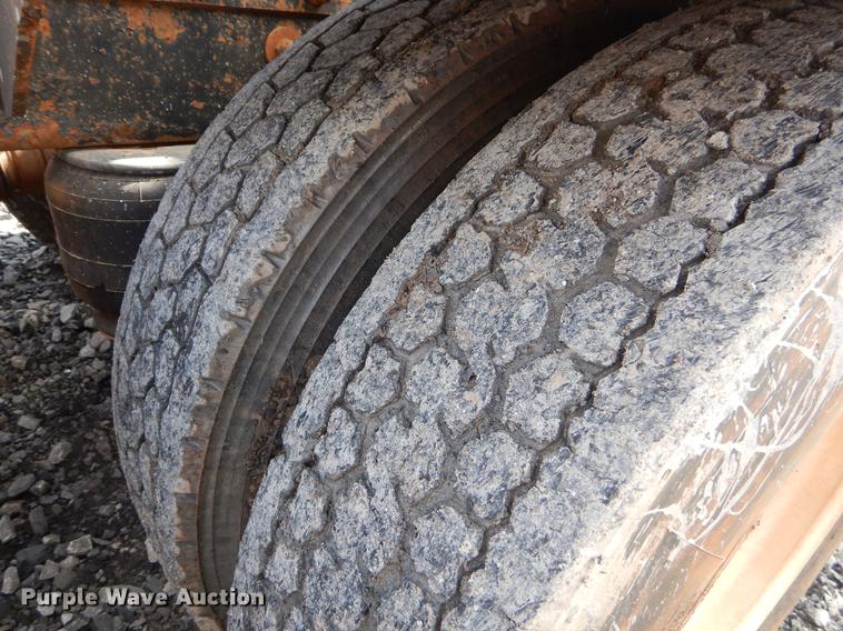 image for item FQ9636 2003 Peterbilt 378 semi truck