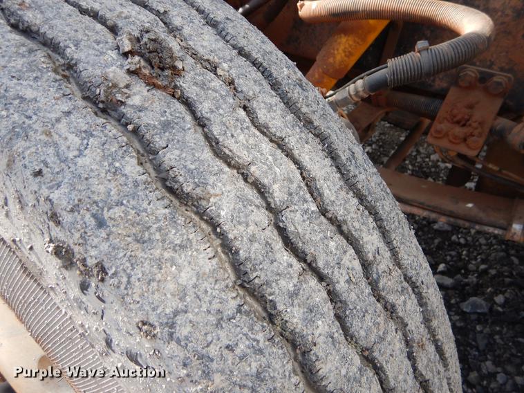 image for item FQ9636 2003 Peterbilt 378 semi truck