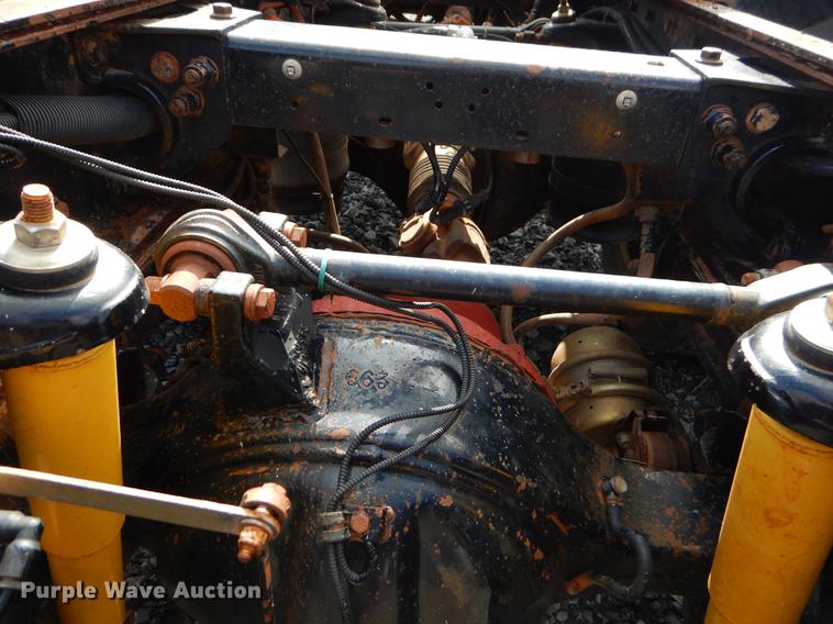 image for item FQ9636 2003 Peterbilt 378 semi truck