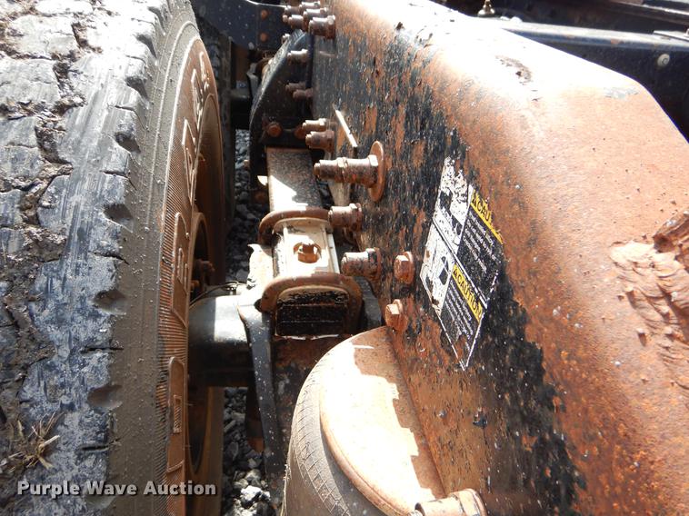 image for item FQ9636 2003 Peterbilt 378 semi truck