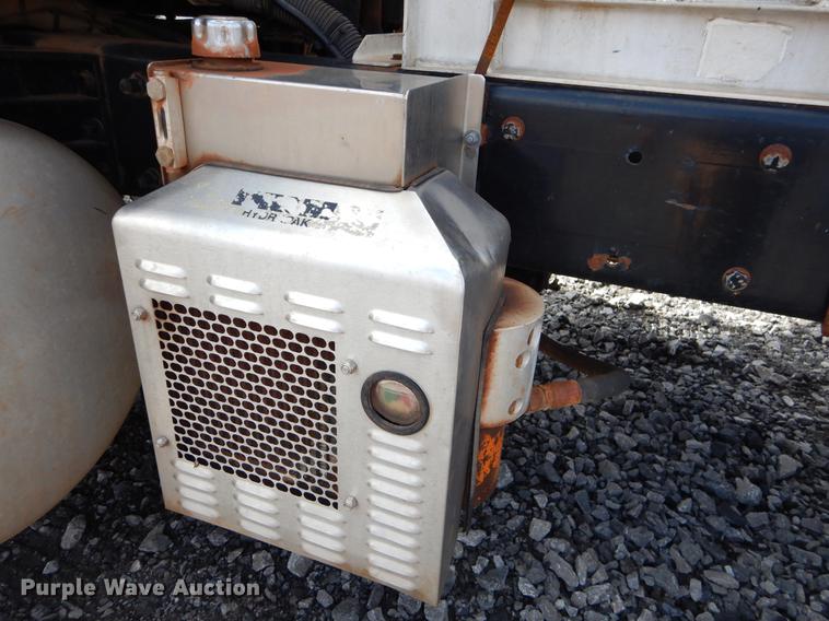 image for item FQ9636 2003 Peterbilt 378 semi truck