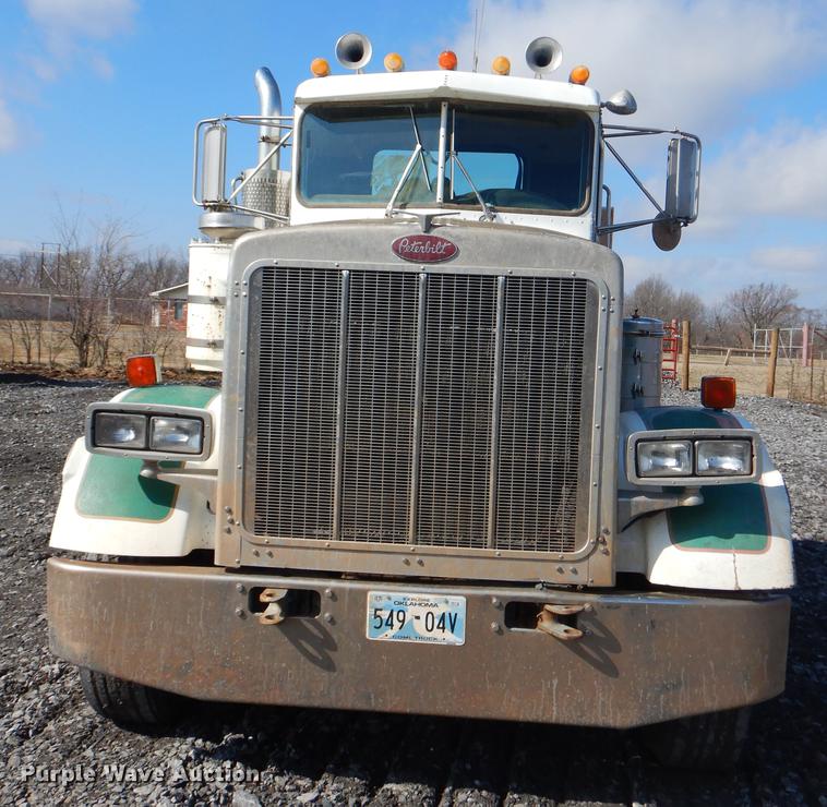 image for item FQ9637 1987 Peterbilt 587 flatbed truck