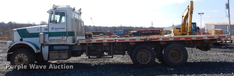 image for item FQ9637 1987 Peterbilt 587 flatbed truck