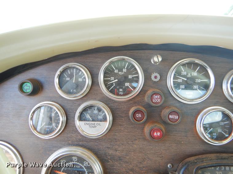 image for item FQ9637 1987 Peterbilt 587 flatbed truck