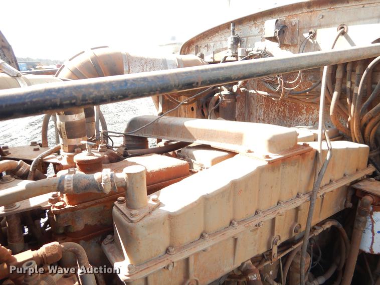 image for item FQ9637 1987 Peterbilt 587 flatbed truck