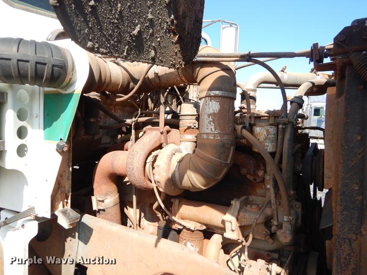 image for item FQ9637 1987 Peterbilt 587 flatbed truck