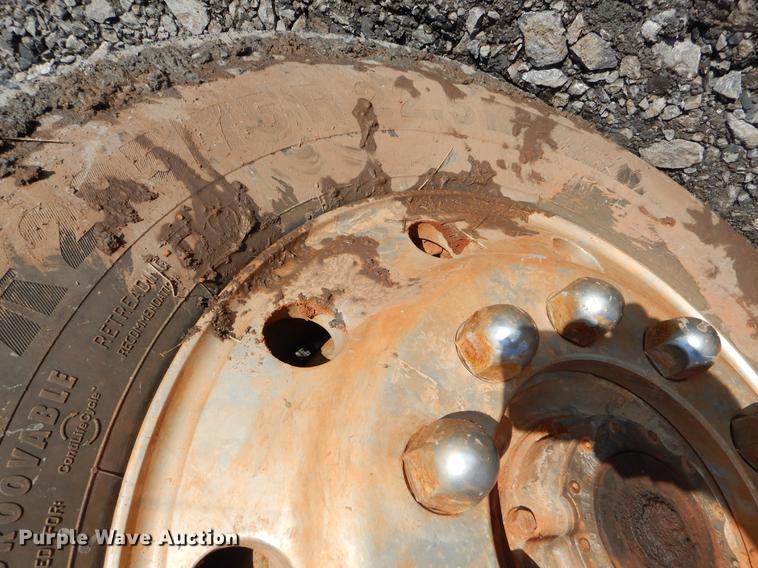 image for item FQ9637 1987 Peterbilt 587 flatbed truck