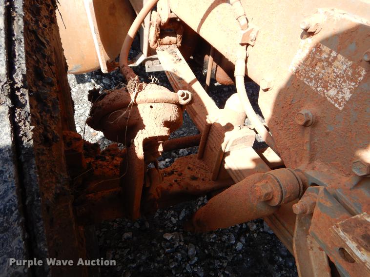 image for item FQ9637 1987 Peterbilt 587 flatbed truck