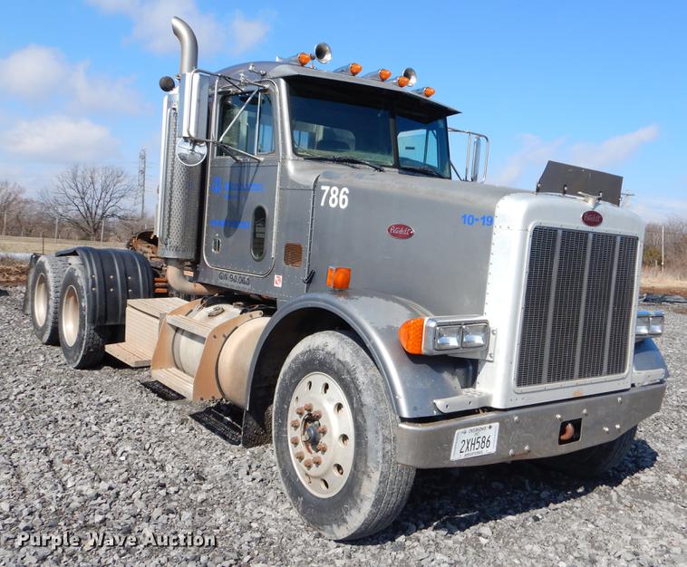 image for item FQ9639 2003 Peterbilt 378 semi truck