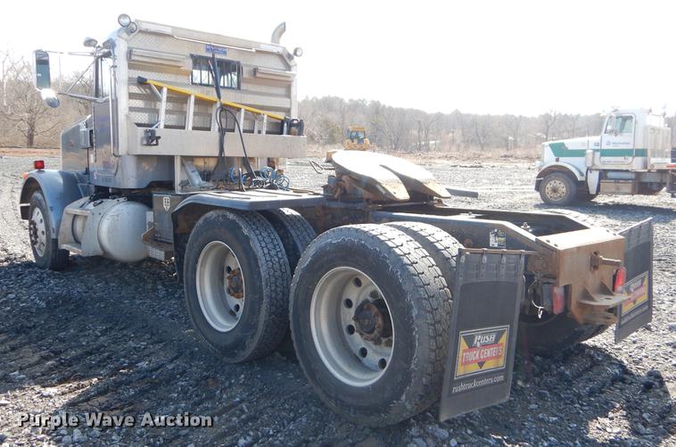 image for item FQ9639 2003 Peterbilt 378 semi truck