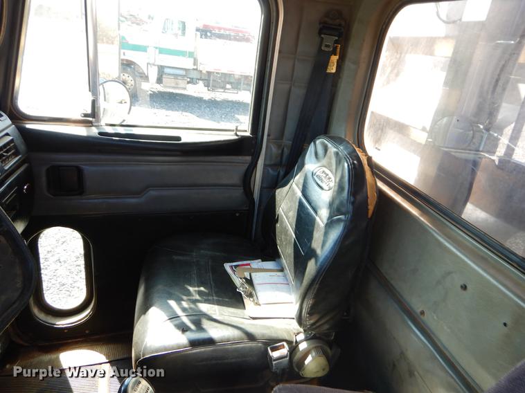 image for item FQ9639 2003 Peterbilt 378 semi truck